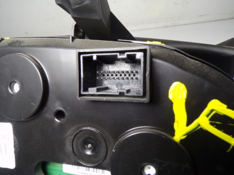 Recambio de cuadro instrumentos para fiat punto (199) easy referencia OEM IAM 52039000 52039000 