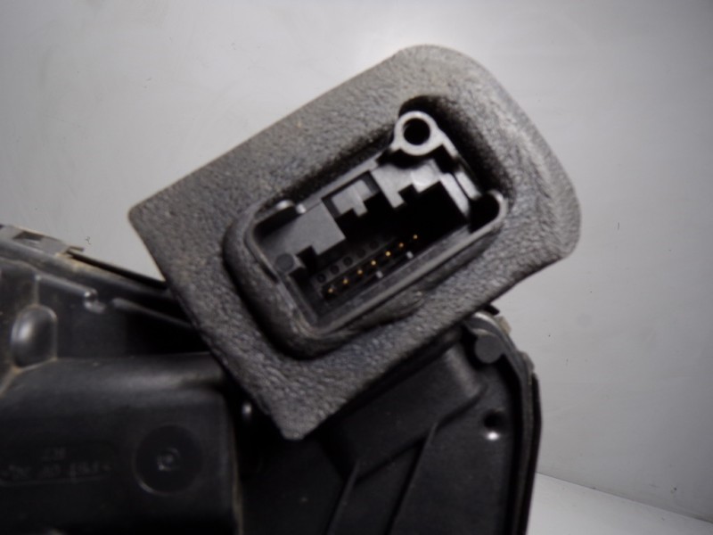 Recambio de cerradura puerta trasera derecha para volkswagen golf vii lim. 1.0 tsi referencia OEM IAM 5TA839016E 5TA839016E 