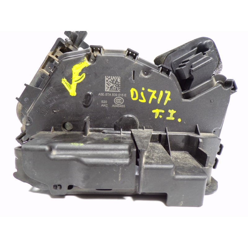 Recambio de cerradura puerta trasera izquierda para volkswagen golf vii lim. 1.0 tsi referencia OEM IAM 5TA839015E 5TA839015E 