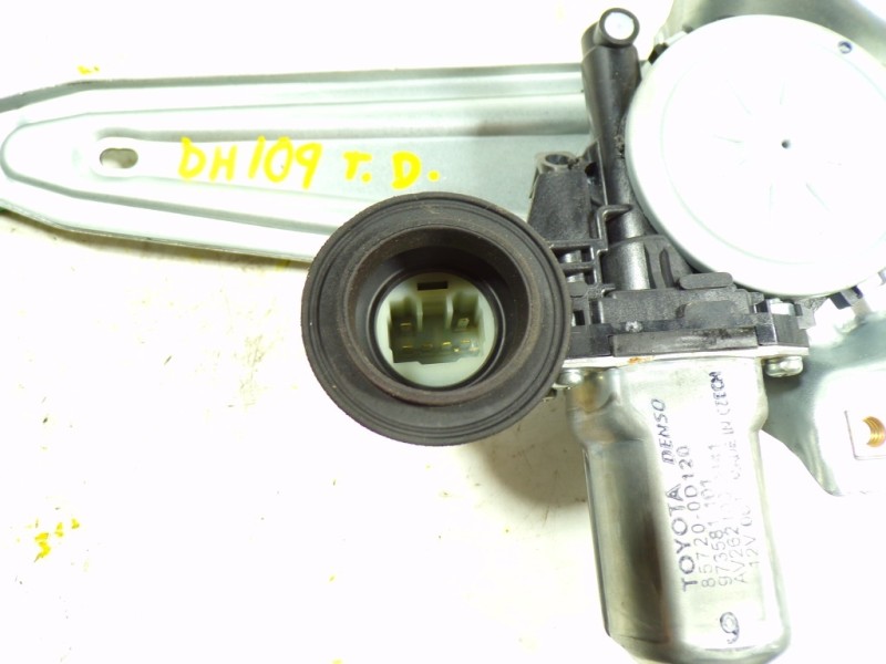 Recambio de elevalunas trasero derecho para toyota yaris 1.3 16v cat referencia OEM IAM 698300D220 857200D120 973581101