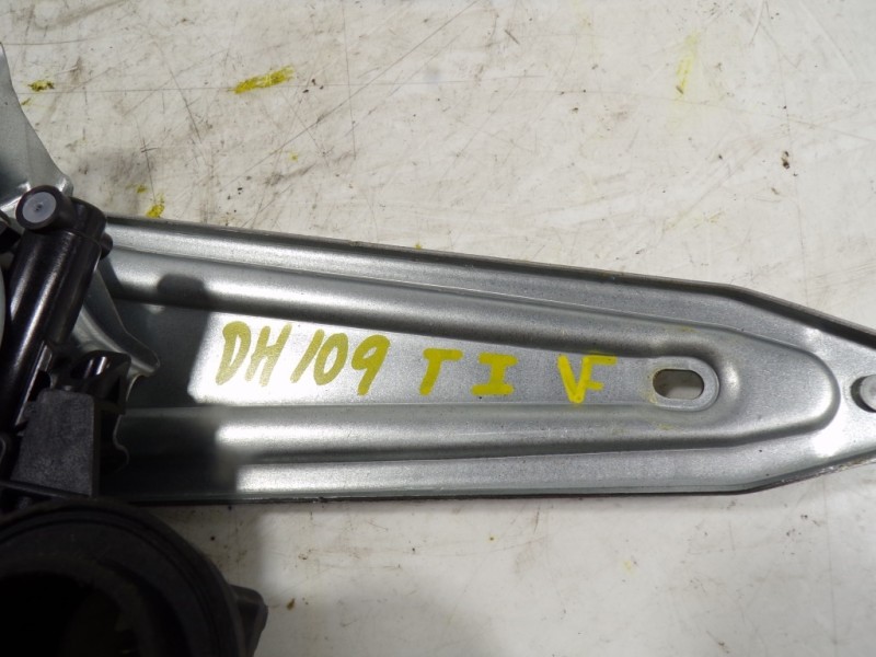 Recambio de elevalunas trasero izquierdo para toyota yaris 1.3 16v cat referencia OEM IAM 698400D220 857100D100 973582101