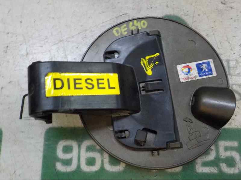 Recambio de tapa combustible para peugeot 3008 1.6 hdi fap referencia OEM IAM   