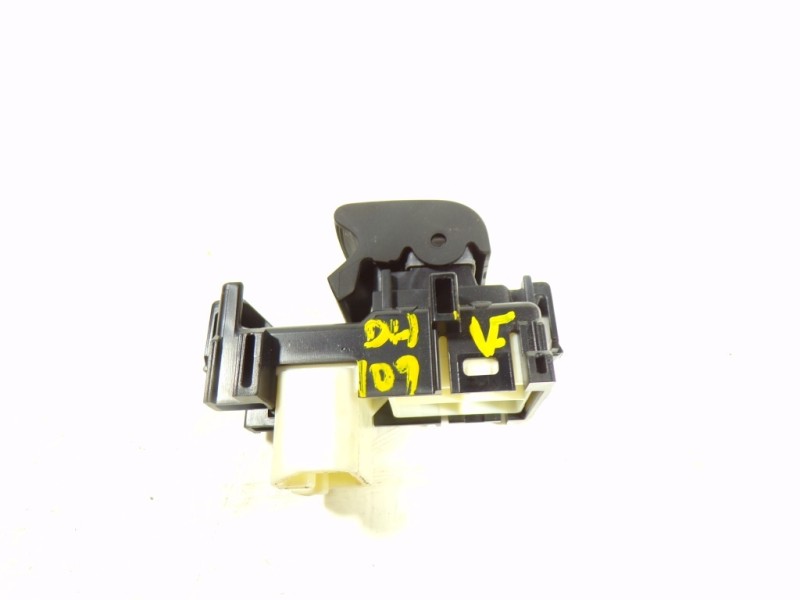 Recambio de mando elevalunas delantero derecho para toyota yaris 1.3 16v cat referencia OEM IAM 848100D030  