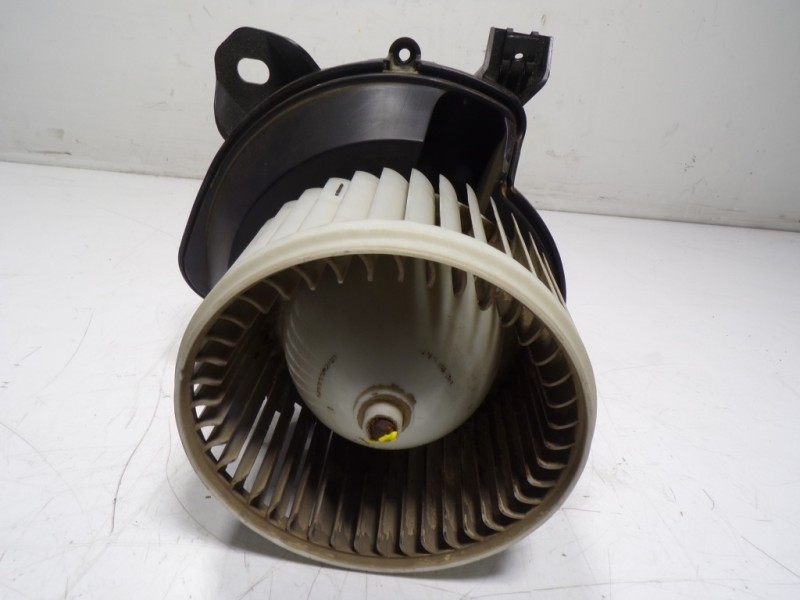 Recambio de motor calefaccion para fiat punto (199) easy referencia OEM IAM 77364956 164230100 