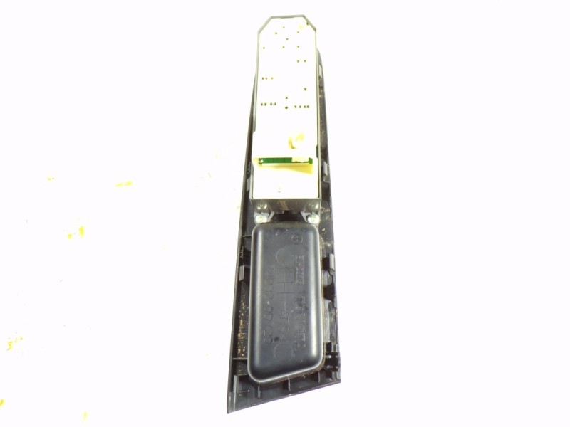 Recambio de mando elevalunas delantero izquierdo para toyota yaris 1.3 16v cat referencia OEM IAM 848200D260  