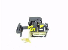 Recambio de mando elevalunas trasero derecho para toyota yaris 1.3 16v cat referencia OEM IAM 848100D030   2