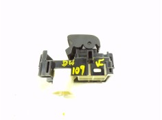 Recambio de mando elevalunas trasero izquierdo para toyota yaris 1.3 16v cat referencia OEM IAM 848100D030   2