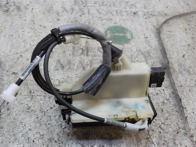 Recambio de cerradura puerta trasera derecha para peugeot 208 active referencia OEM IAM 9688080780  