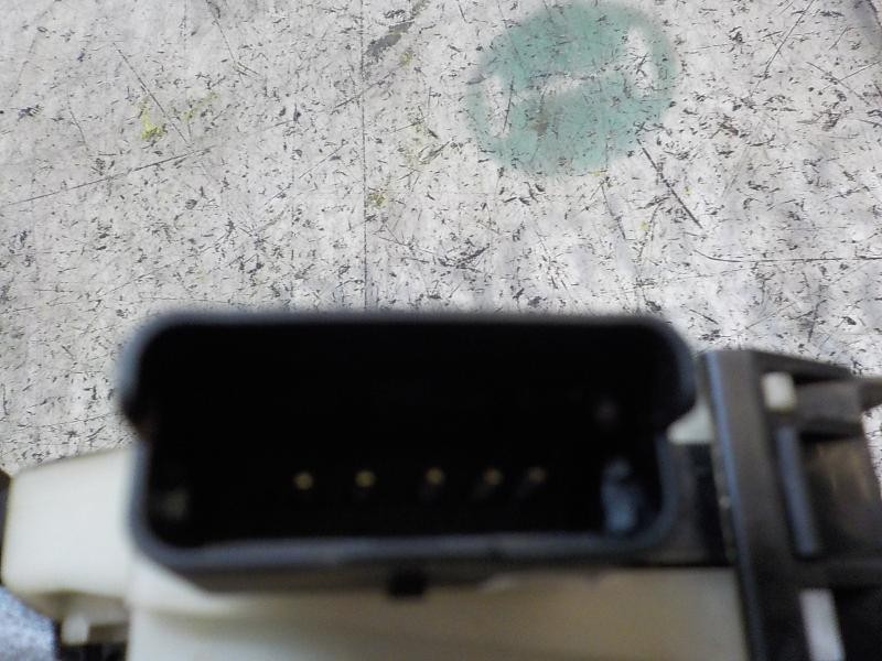 Recambio de cerradura puerta trasera derecha para peugeot 208 active referencia OEM IAM 9688080780  