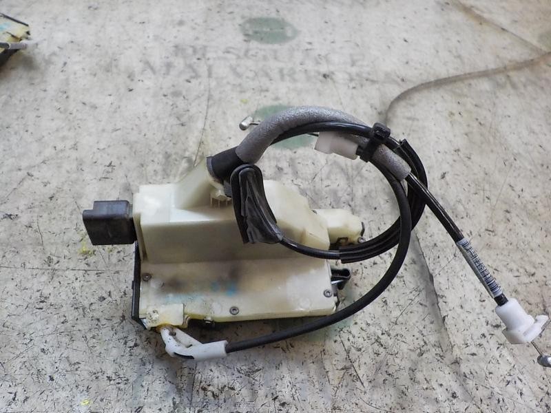 Recambio de cerradura puerta trasera izquierda para peugeot 208 active referencia OEM IAM 9688080880  