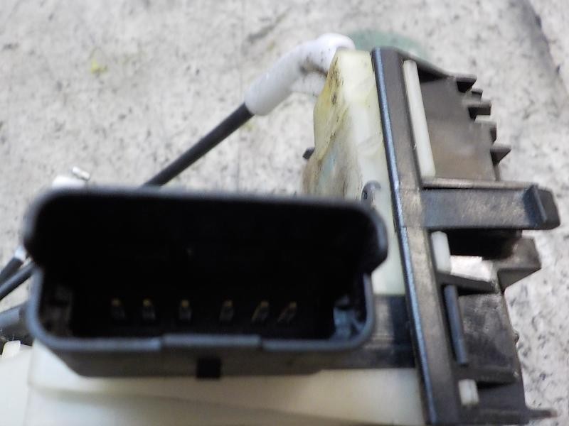 Recambio de cerradura puerta trasera izquierda para peugeot 208 active referencia OEM IAM 9688080880  