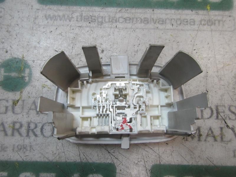 Recambio de piloto interior para peugeot partner kombi active referencia OEM IAM   