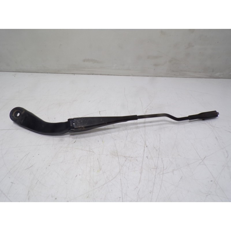 Recambio de brazo limpia delantero izquierdo para bmw serie 1 lim. (f20) 2.0 turbodiesel referencia OEM IAM 61619465042  