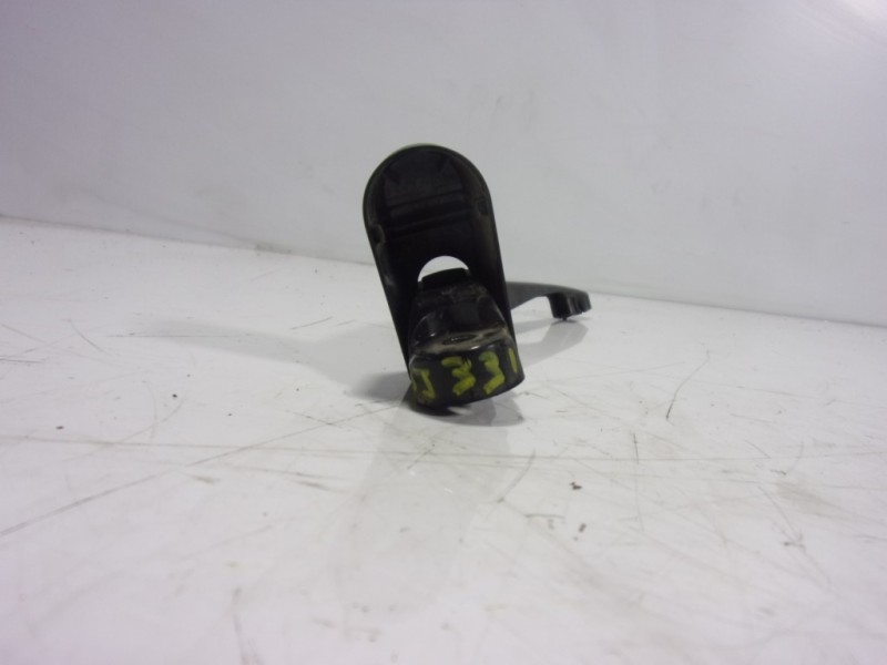 Recambio de brazo limpia trasero para bmw serie 1 lim. (f20) 2.0 turbodiesel referencia OEM IAM 61617241985  