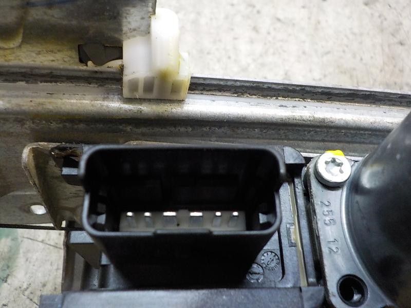 Recambio de elevalunas delantero izquierdo para peugeot 208 active referencia OEM IAM 9673153280 0130822697 0130822697