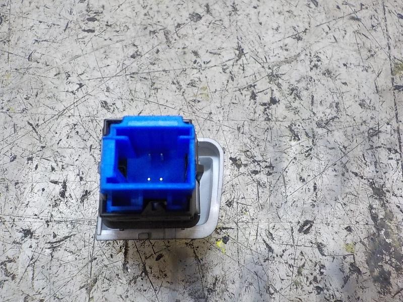 Recambio de warning para peugeot 208 active referencia OEM IAM 96750916ZD  