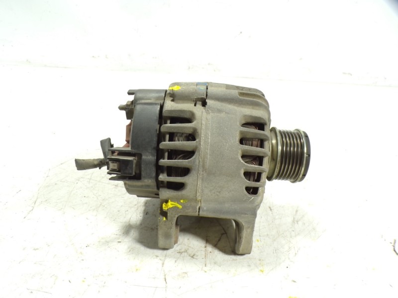 Recambio de alternador para renault clio iv 1.5 dci diesel fap referencia OEM IAM  231007665R 