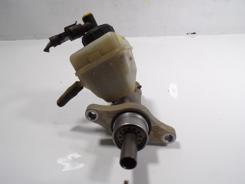 Recambio de bomba freno para dacia sandero stepway referencia OEM IAM 6001551313  