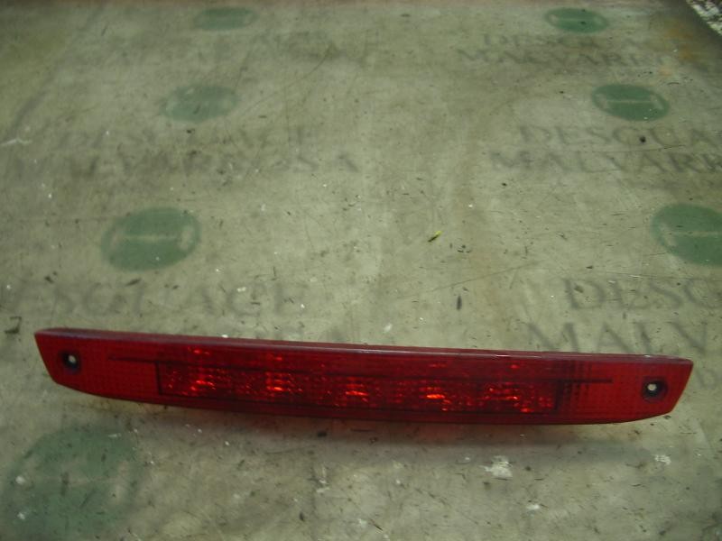 Recambio de piloto trasero central para ford focus berlina (cap) trend referencia OEM IAM   