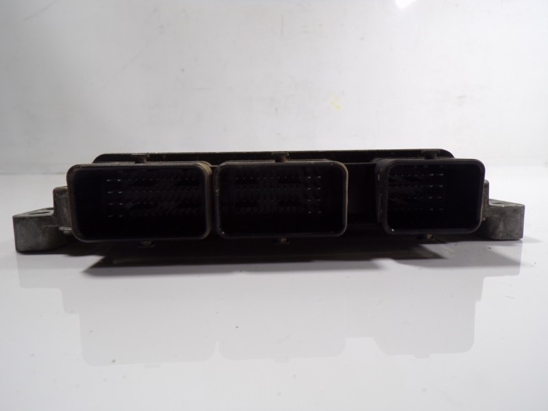 Recambio de centralita motor uce para dacia sandero stepway referencia OEM IAM 237102280R 237100703R 