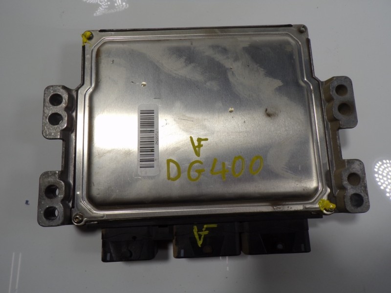 Recambio de centralita motor uce para dacia sandero stepway referencia OEM IAM 237102280R 237100703R 
