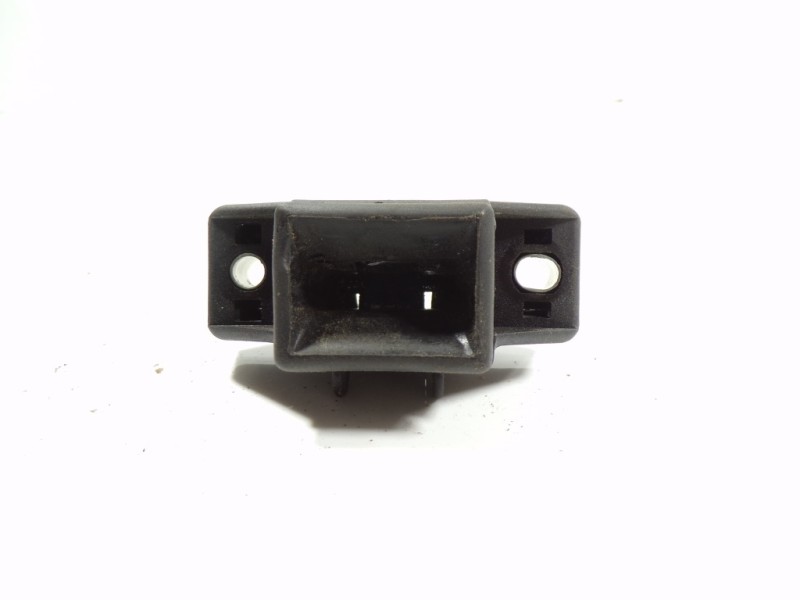 Recambio de cerradura maletero / porton para dacia sandero stepway referencia OEM IAM 7700838546  