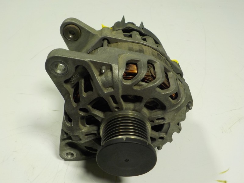 Recambio de alternador para renault captur 1.2 tce energy referencia OEM IAM 231006677R 231006677R TG12S272
