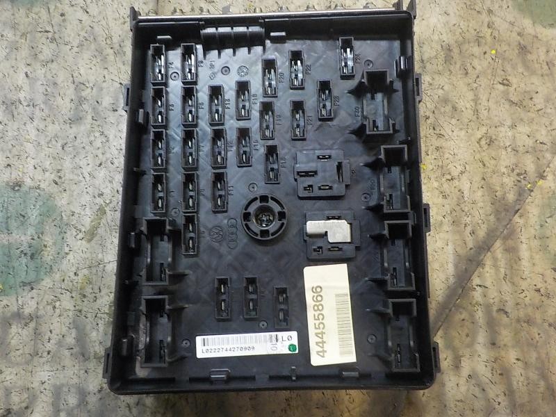 Recambio de caja reles / fusibles para volkswagen passat berlina (3c2) highline referencia OEM IAM 3C0937125A  