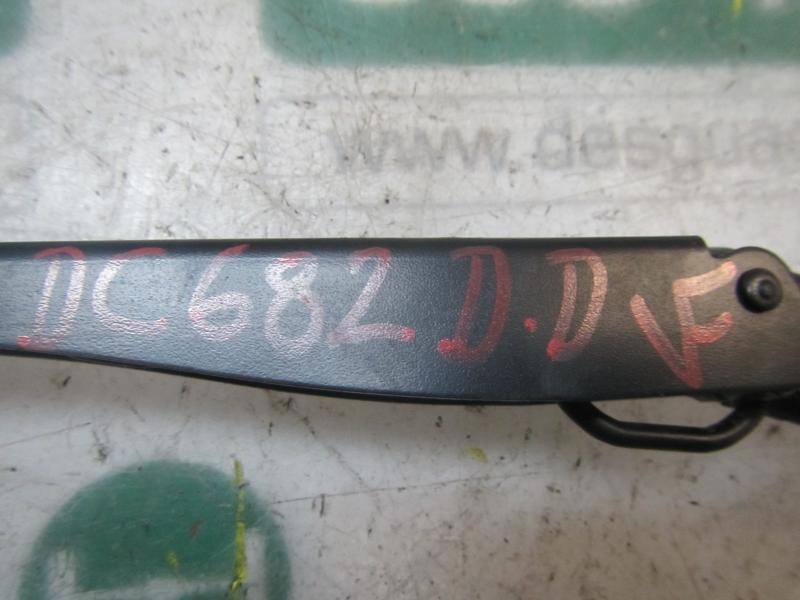 Recambio de brazo limpia delantero derecho para dacia sandero essential referencia OEM IAM 288869727R  