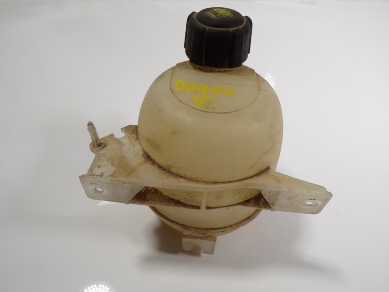 Recambio de deposito expansion para dacia sandero stepway referencia OEM IAM 7701470460  