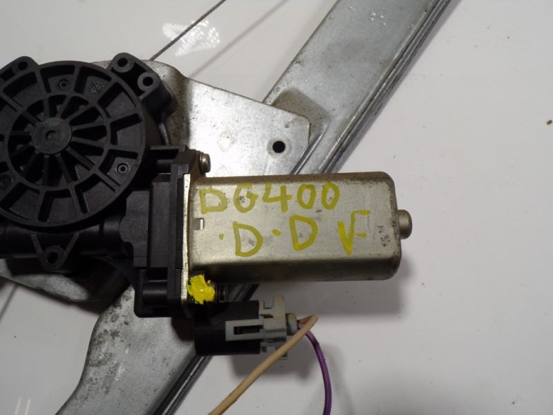 Recambio de elevalunas delantero derecho para dacia sandero stepway referencia OEM IAM 8200733828 128000842 128000842