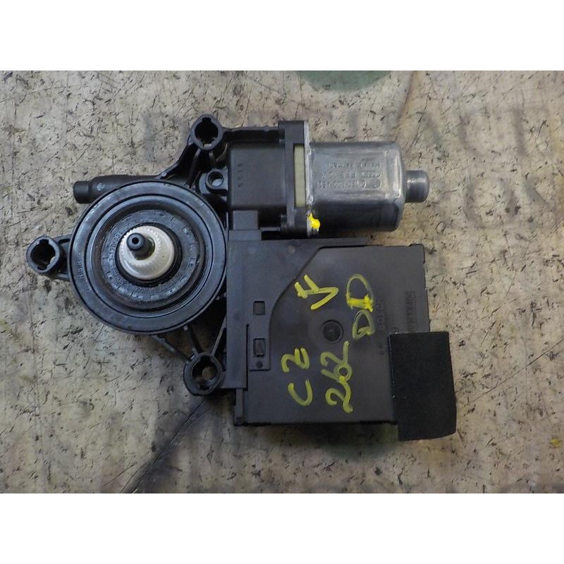 Recambio de motor elevalunas delantero derecho para volkswagen passat berlina (3c2) highline referencia OEM IAM 3AA998701Z0G  