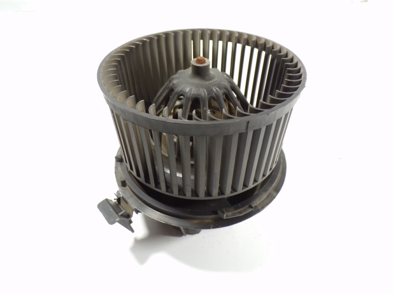 Recambio de motor calefaccion para dacia sandero stepway referencia OEM IAM 6001547487  