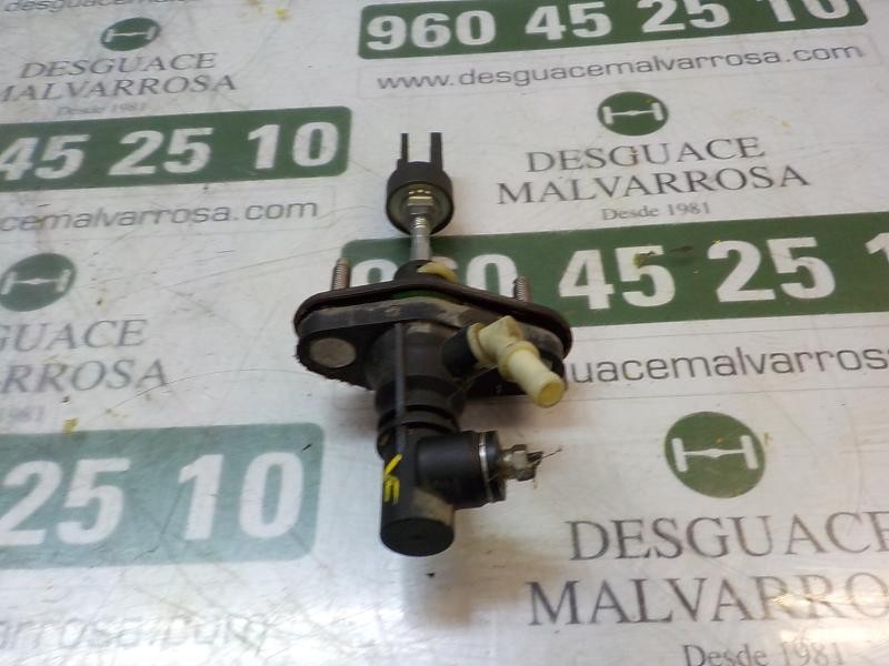 Recambio de bomba embrague para toyota auris 1.4 turbodiesel cat referencia OEM IAM 3142002031  