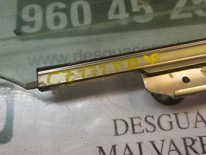 Recambio de cristal puerta trasero derecho para toyota auris 1.4 turbodiesel cat referencia OEM IAM 6810302210  