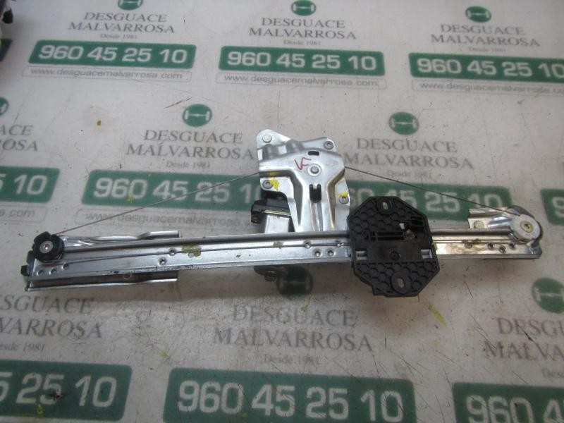 Recambio de elevalunas delantero derecho para dacia sandero essential referencia OEM IAM 807209299R 807209299R 