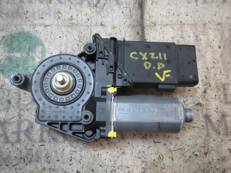 Recambio de motor elevalunas delantero derecho para volkswagen passat berlina (3b2) comfortline referencia OEM IAM   