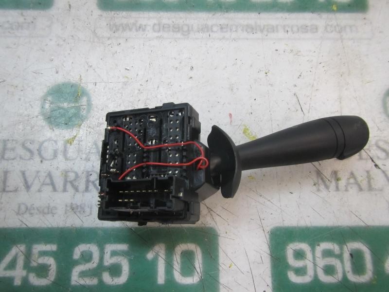 Recambio de mando limpia para dacia sandero essential referencia OEM IAM  255671274R 