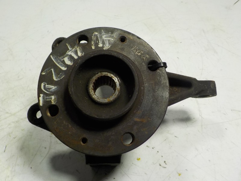 Recambio de mangueta delantera izquierda para peugeot 206 berlina 1.9 diesel referencia OEM IAM   