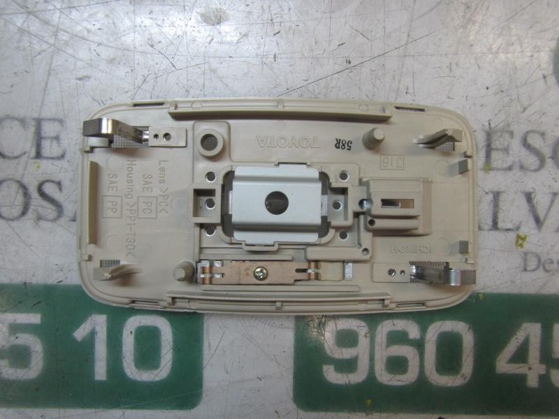 Recambio de piloto interior para lexus rx 3.3 v6 24v cat referencia OEM IAM 8124033030B0  