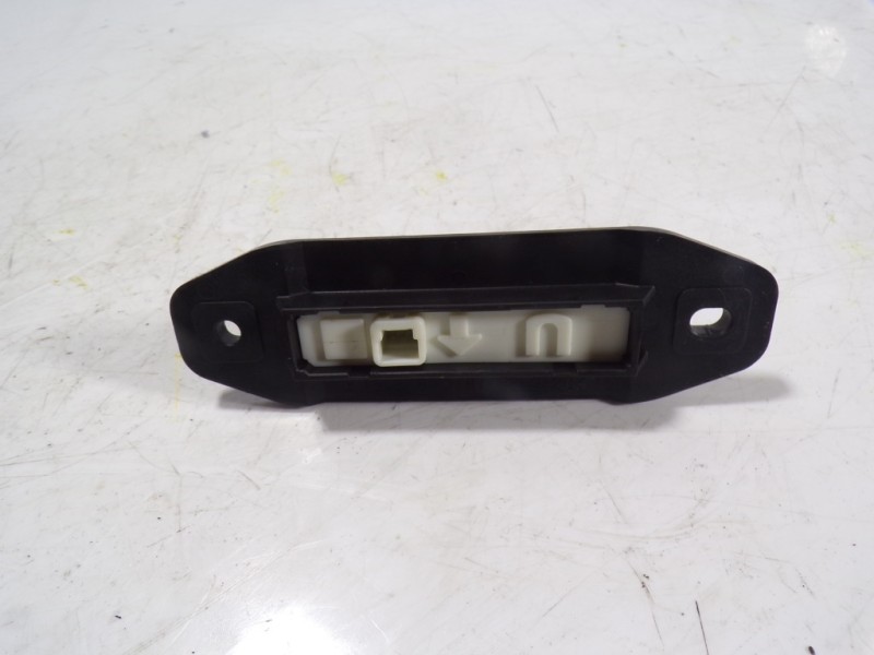 Recambio de maneta porton para toyota auris 1.8 16v cat (híbrido) referencia OEM IAM 8484002040  