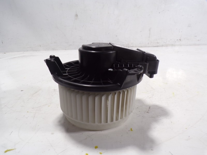 Recambio de motor calefaccion para toyota auris 1.8 16v cat (híbrido) referencia OEM IAM 8710302150 AV2727008105 AV2727008105