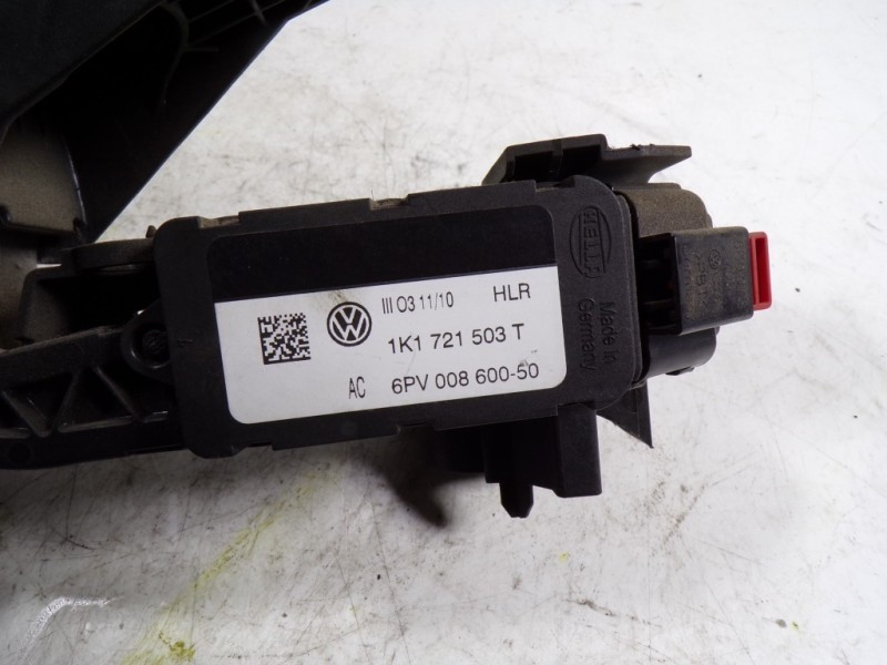 Recambio de potenciometro pedal para volkswagen golf vi (5k1) 1.6 tdi dpf referencia OEM IAM 1K1721503T 1K1721503T 6PV00860050