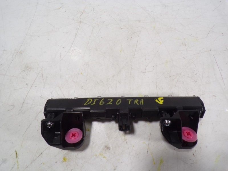 Recambio de piloto trasero central para toyota auris 1.8 16v cat (híbrido) referencia OEM IAM 8157012440  