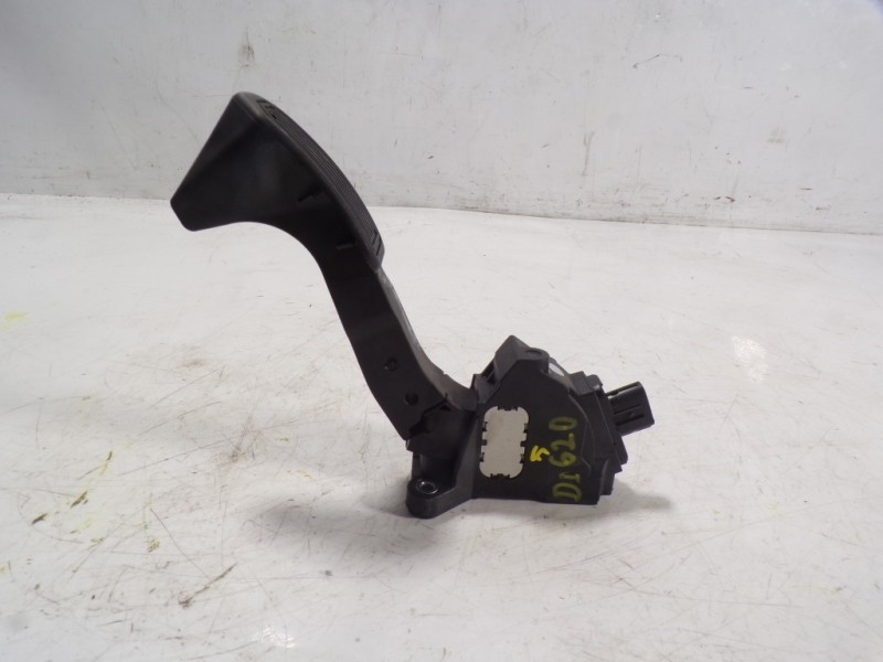 Recambio de potenciometro pedal para toyota auris 1.8 16v cat (híbrido) referencia OEM IAM 7811002120 7811002120 18017570485