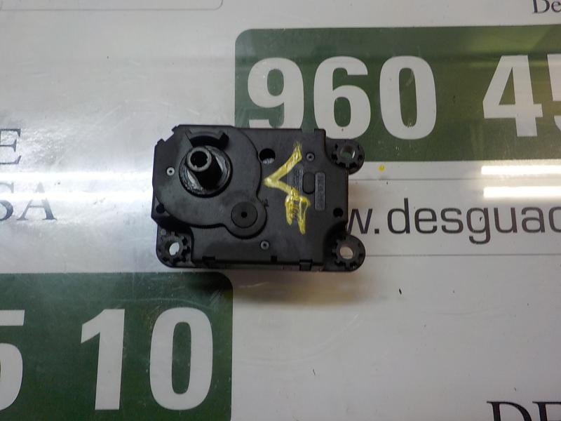 Recambio de motor apertura trampillas climatizador para citroën c4 cactus business referencia OEM IAM 6479E1  