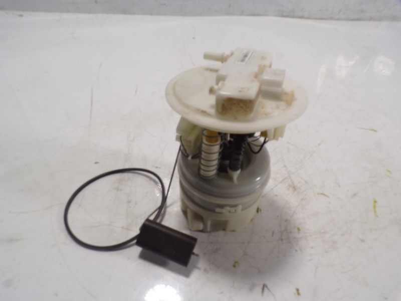 Recambio de aforador para dacia sandero 1.2 16v cat referencia OEM IAM 172022377R 172022377R 