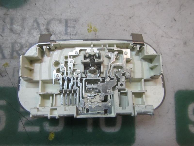 Recambio de piloto interior para peugeot 308 1.6 16v referencia OEM IAM   