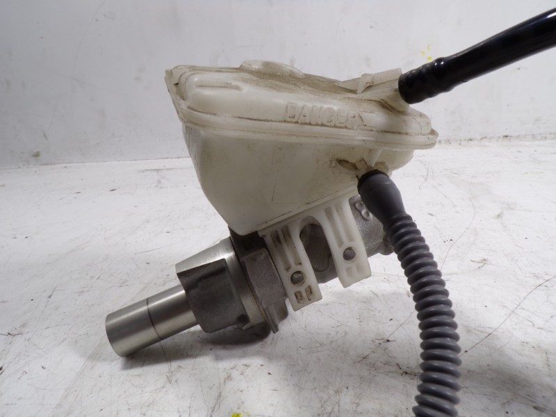 Recambio de bomba freno para citroën c4 lim. 1.2 12v e-thp referencia OEM IAM 1323FA  