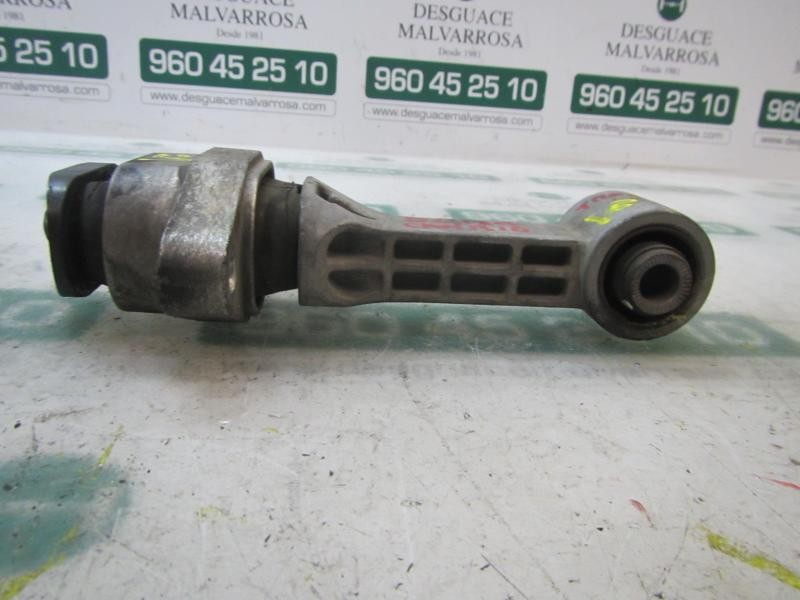 Recambio de soporte cambio para hyundai veloster sport s referencia OEM IAM 219502V000  
